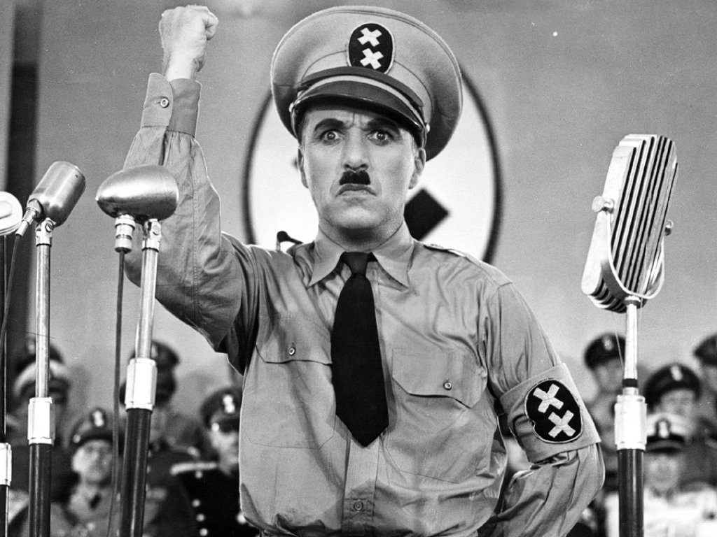 Charlie Chaplin nei panni di Hitler